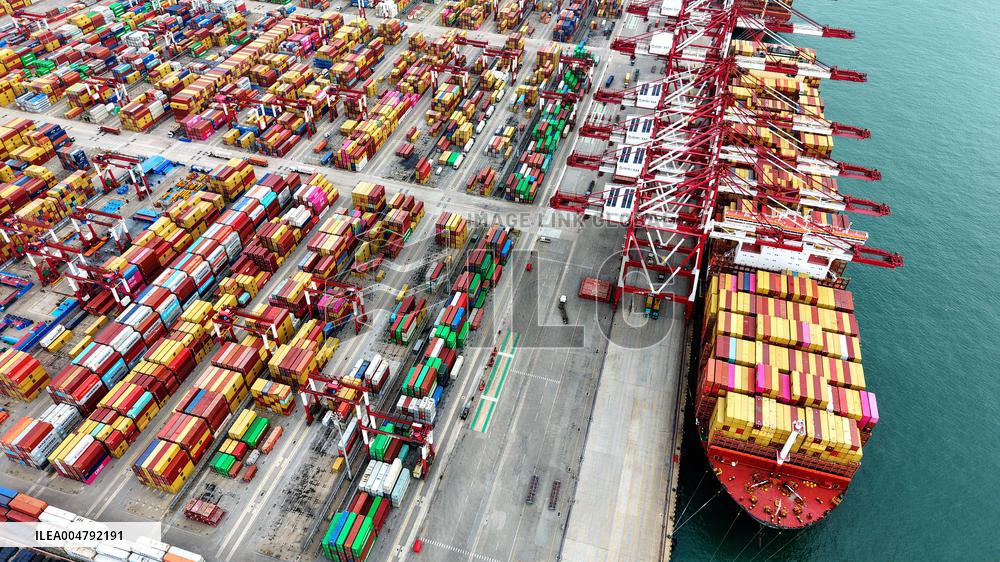 WTO Lowers Global Goods Trade Growth Forecast for 2026