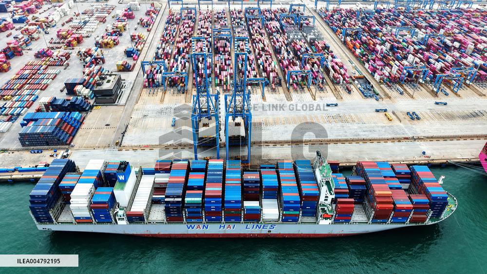 WTO Lowers Global Goods Trade Growth Forecast for 2026