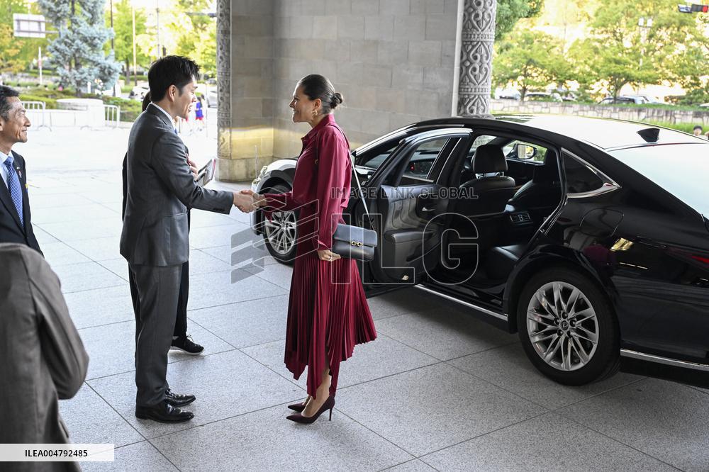 CROWN PRINCESS IN OSAKA