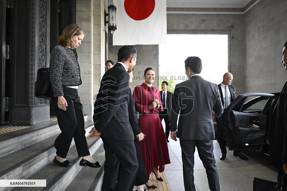 CROWN PRINCESS IN OSAKA