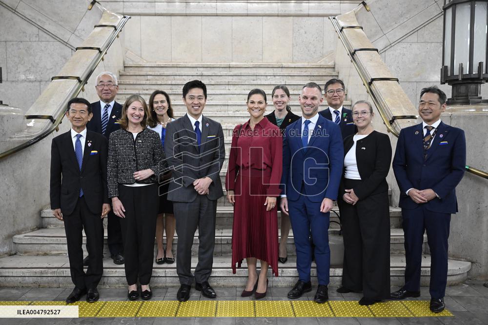 CROWN PRINCESS IN OSAKA