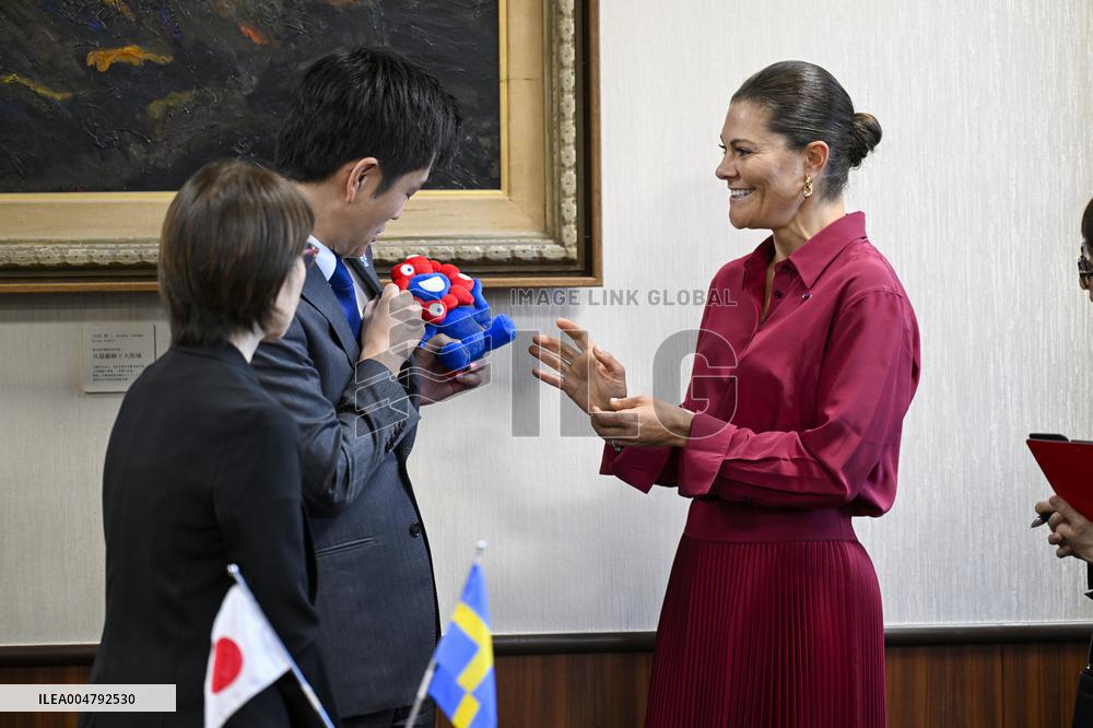 CROWN PRINCESS IN OSAKA