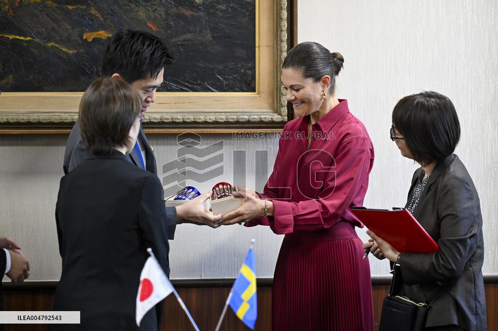 CROWN PRINCESS IN OSAKA