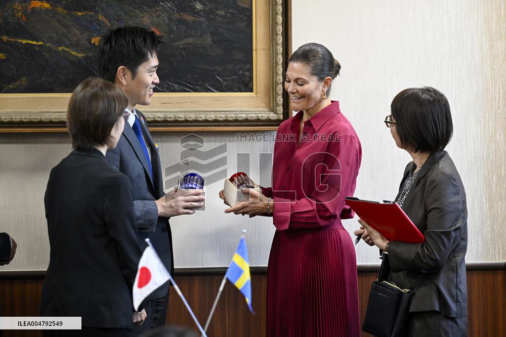 CROWN PRINCESS IN OSAKA
