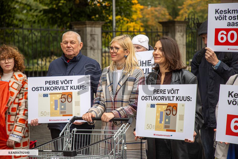 Demonstration against VAT rate on food products