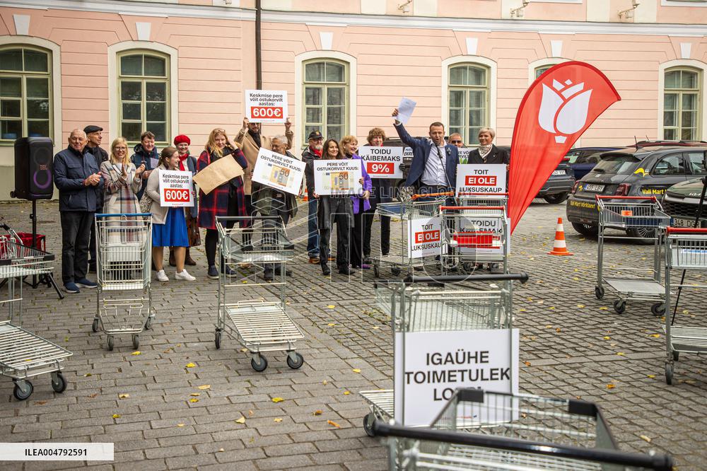 Demonstration against VAT rate on food products