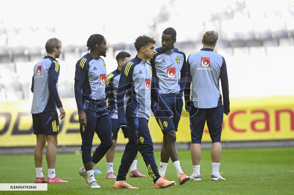 ALEXANDER ISAK SWEDEN NATIONAL TEAM