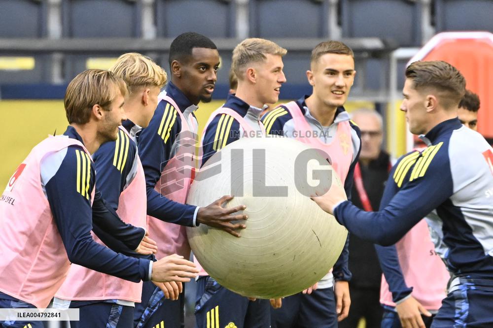 ALEXANDER ISAK SWEDEN NATIONAL TEAM