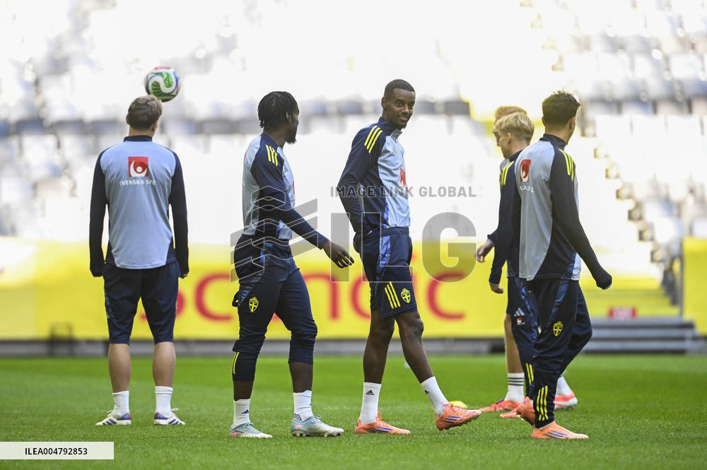 ALEXANDER ISAK SWEDEN NATIONAL TEAM