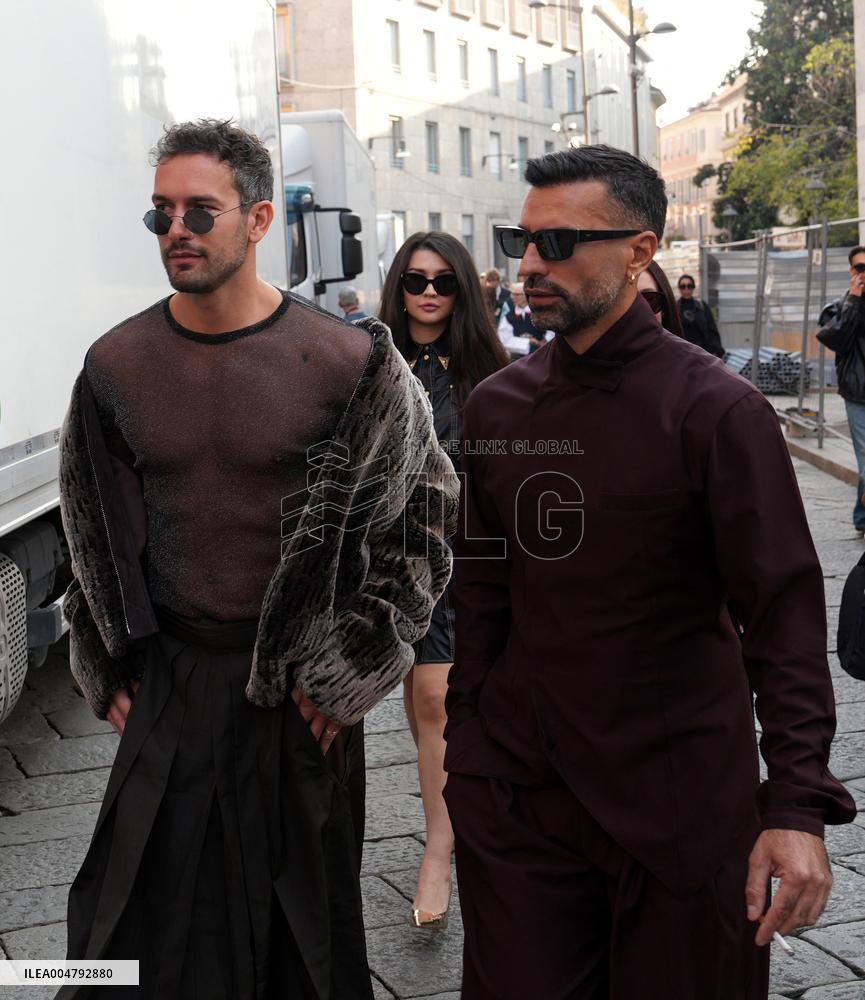 Extras Arrive For The Devil Wears Prada 2 - Milan