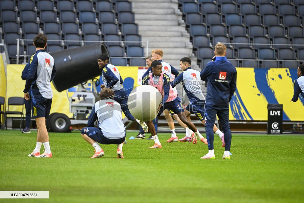 ALEXANDER ISAK SWEDEN NATIONAL TEAM