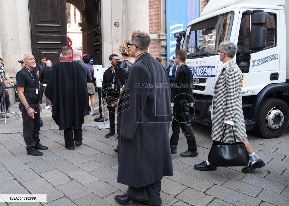 Extras Arrive For The Devil Wears Prada 2 - Milan
