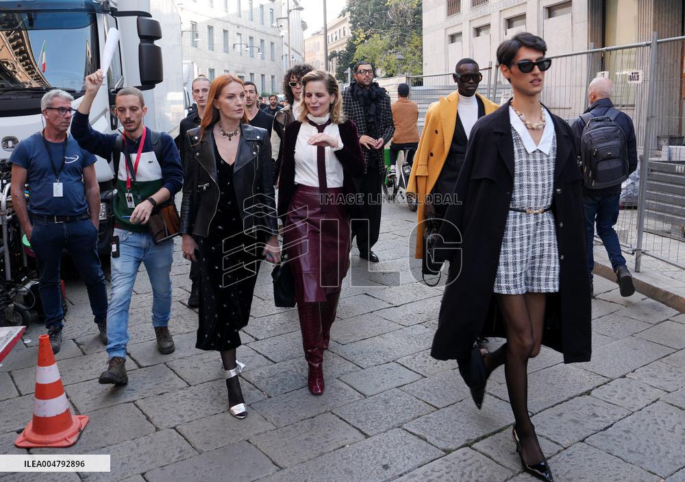 Extras Arrive For The Devil Wears Prada 2 - Milan