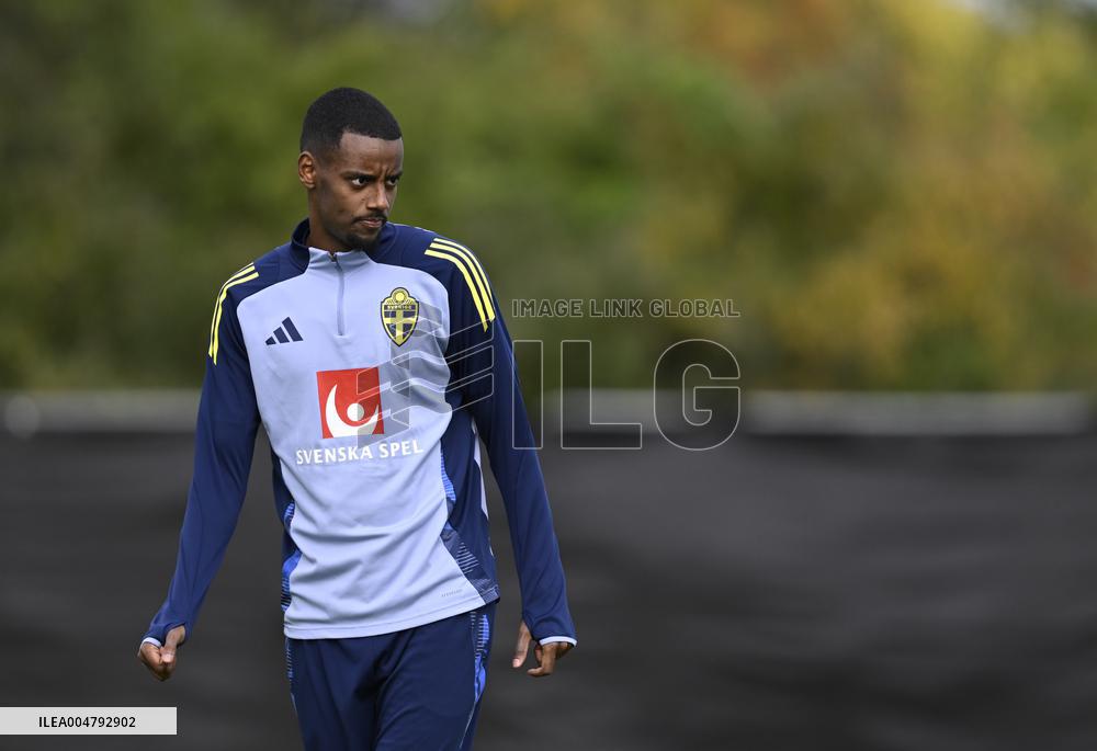 ALEXANDER ISAK SWEDEN NATIONAL TEAM