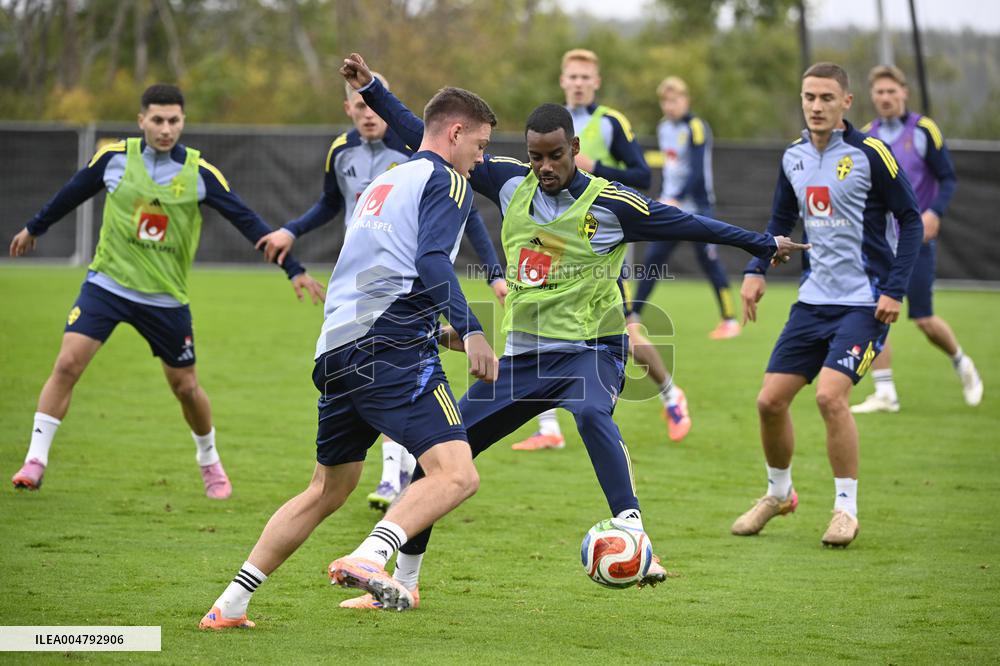 ALEXANDER ISAK SWEDEN NATIONAL TEAM