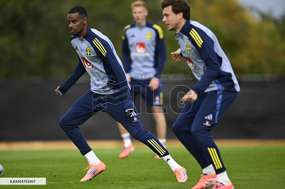 ALEXANDER ISAK SWEDEN NATIONAL TEAM