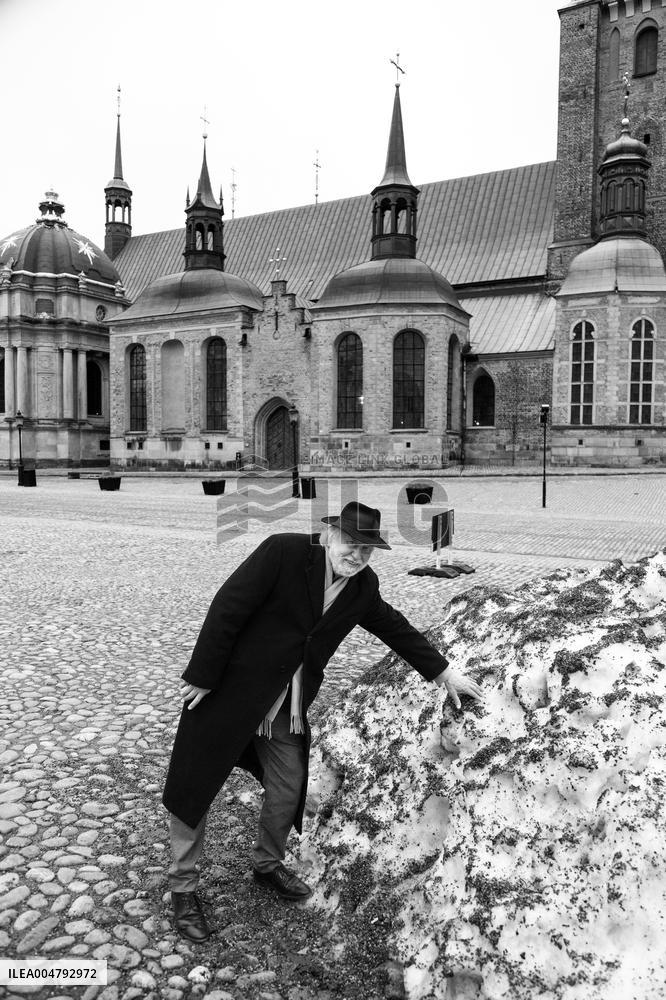 LASZLO KRASZNAHORKAI