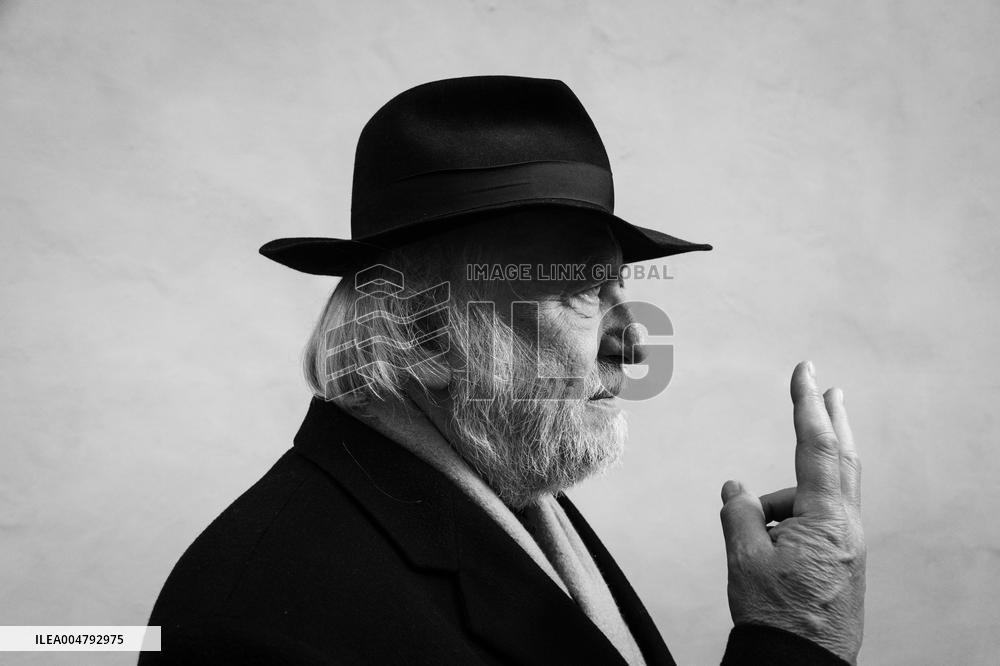 LASZLO KRASZNAHORKAI