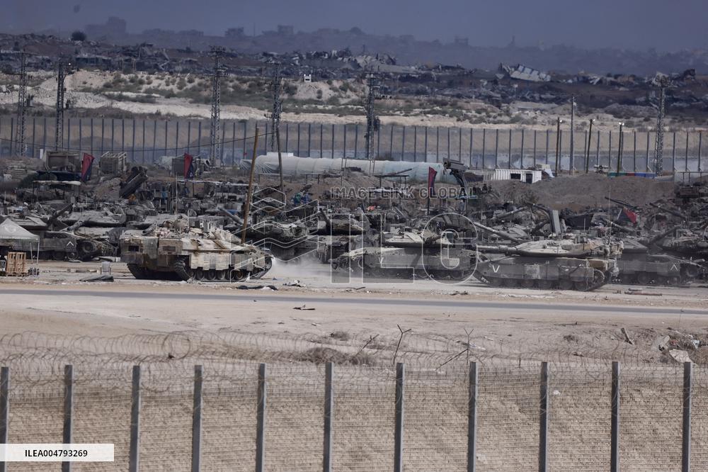 Troops Prepare For Ceasefire Along Gaza Border - Israel