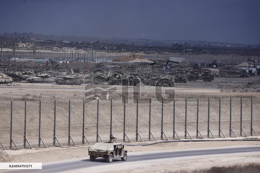 Troops Prepare For Ceasefire Along Gaza Border - Israel