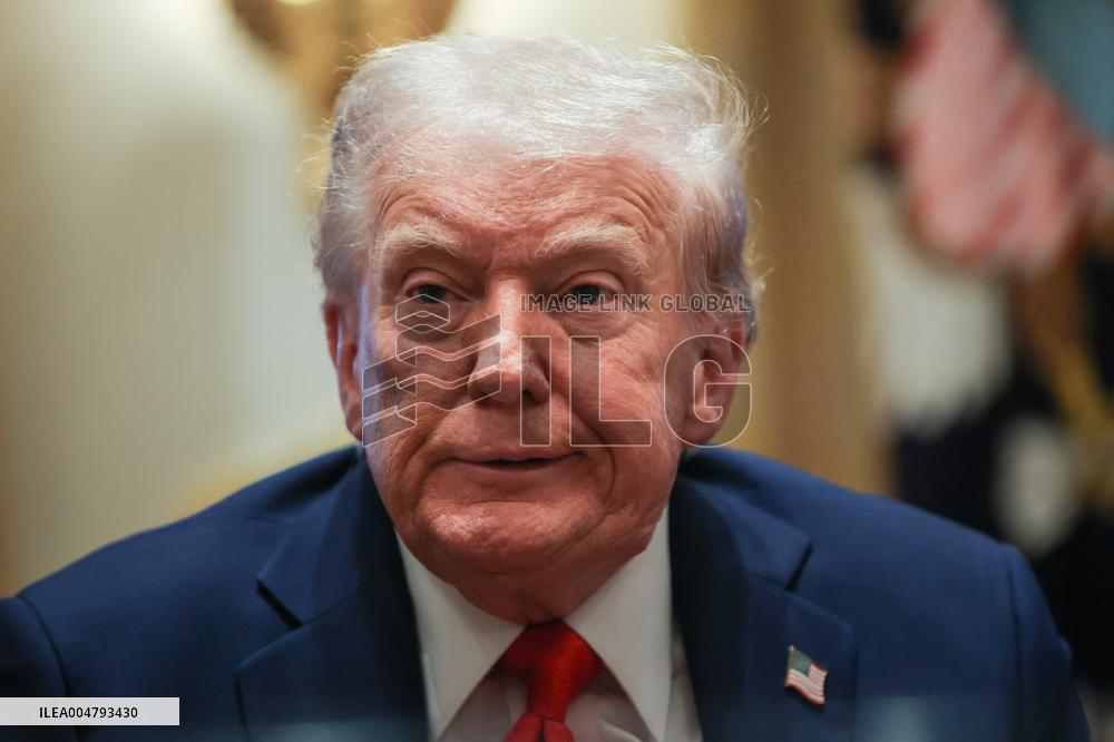 DC: President Trump Holds Cabinet Meeting