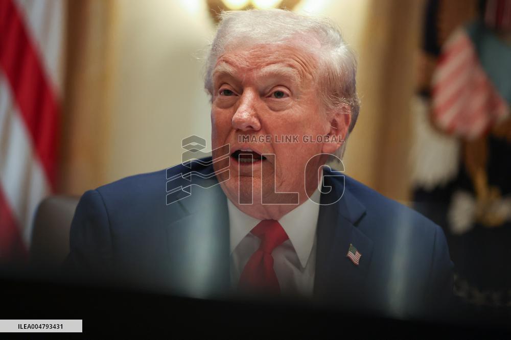DC: President Trump Holds Cabinet Meeting