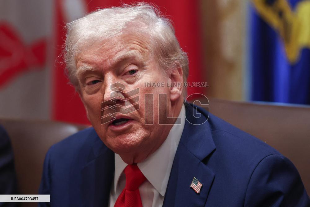 DC: President Trump Holds Cabinet Meeting