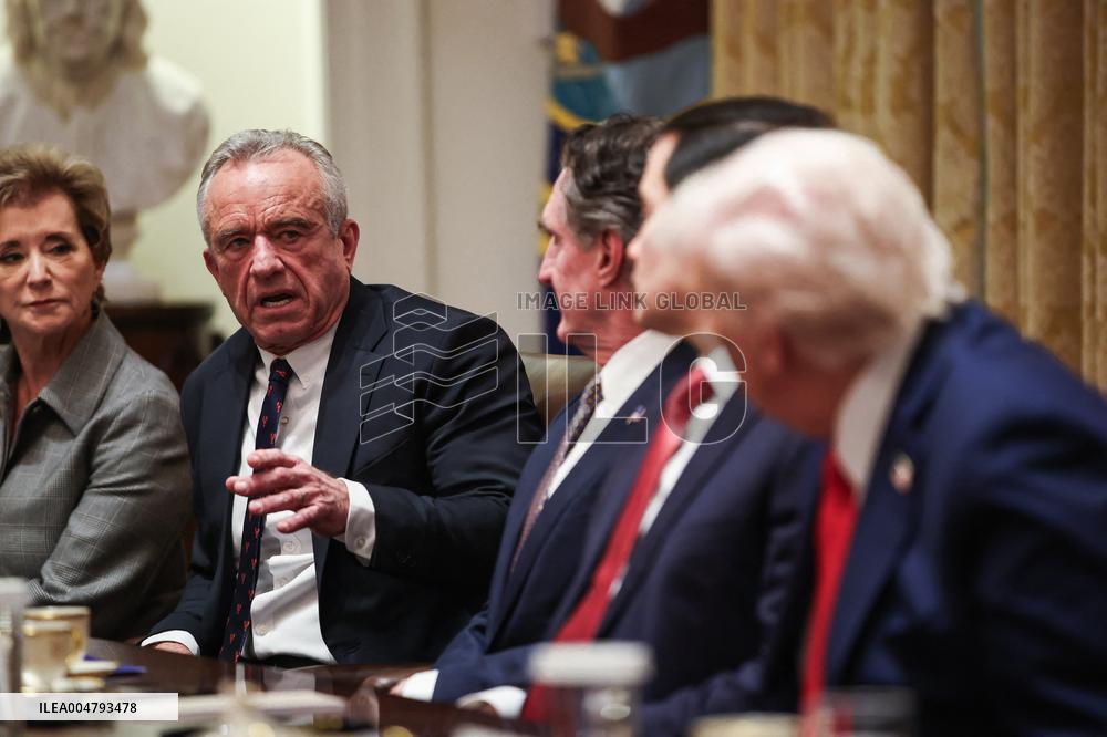 DC: President Trump Holds Cabinet Meeting