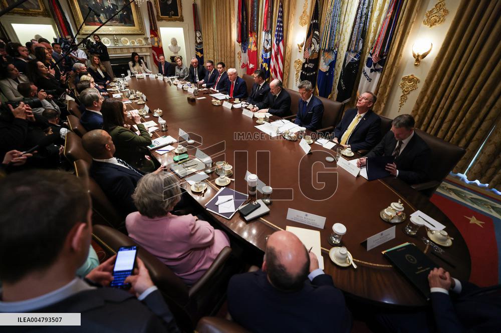 DC: President Trump Holds Cabinet Meeting