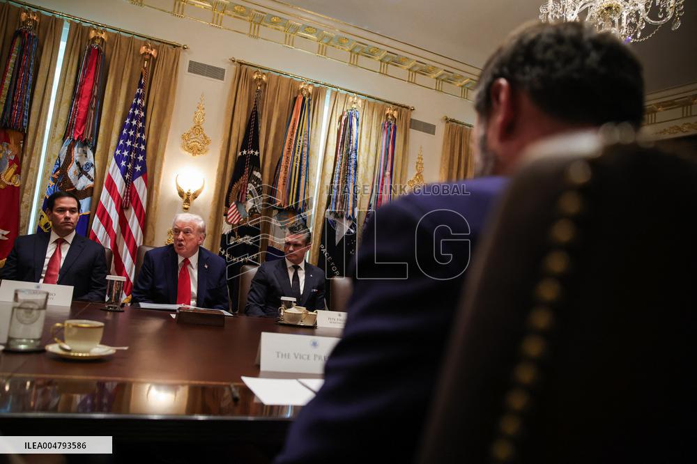 DC: President Trump Holds Cabinet Meeting