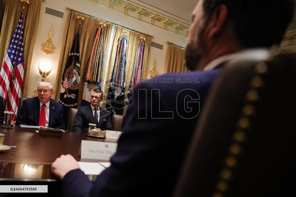 DC: President Trump Holds Cabinet Meeting