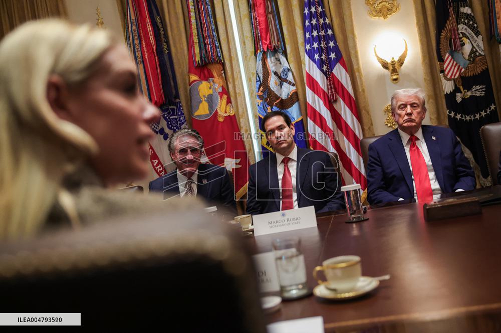 DC: President Trump Holds Cabinet Meeting