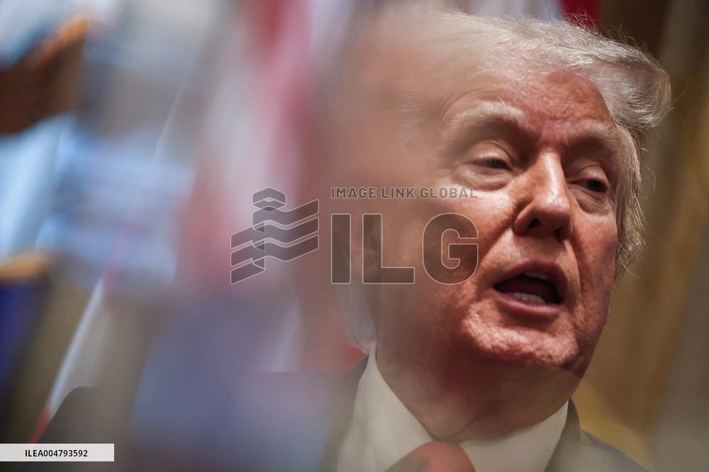 DC: President Trump Holds Cabinet Meeting