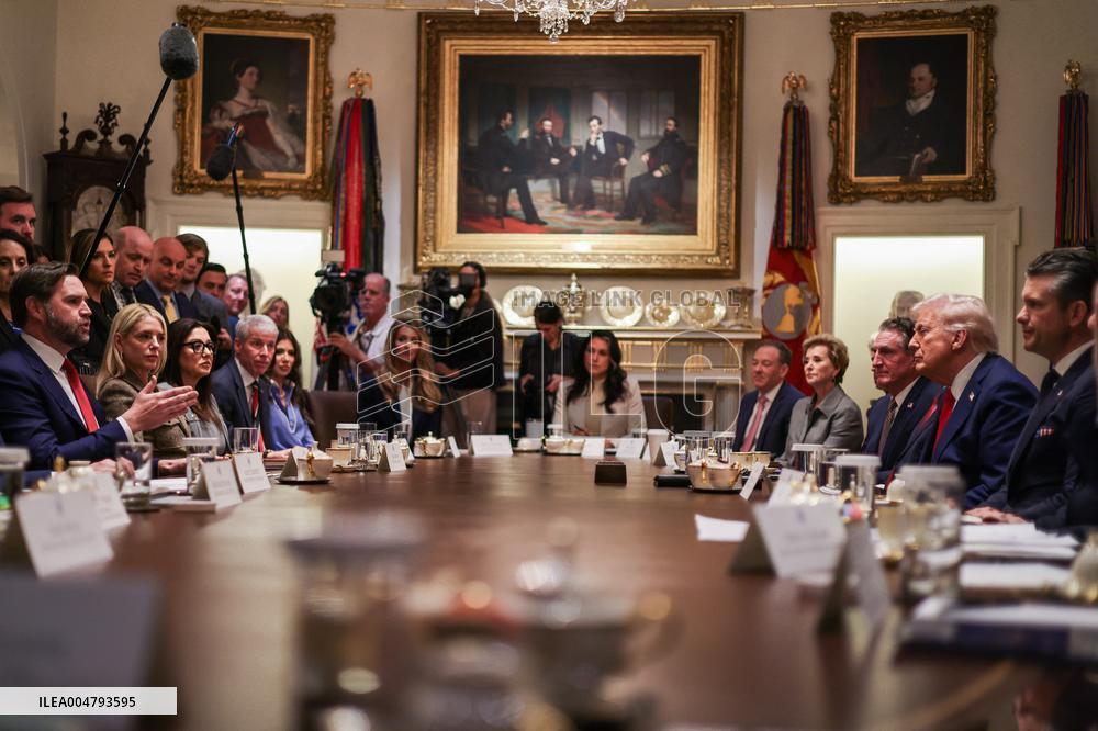 DC: President Trump Holds Cabinet Meeting