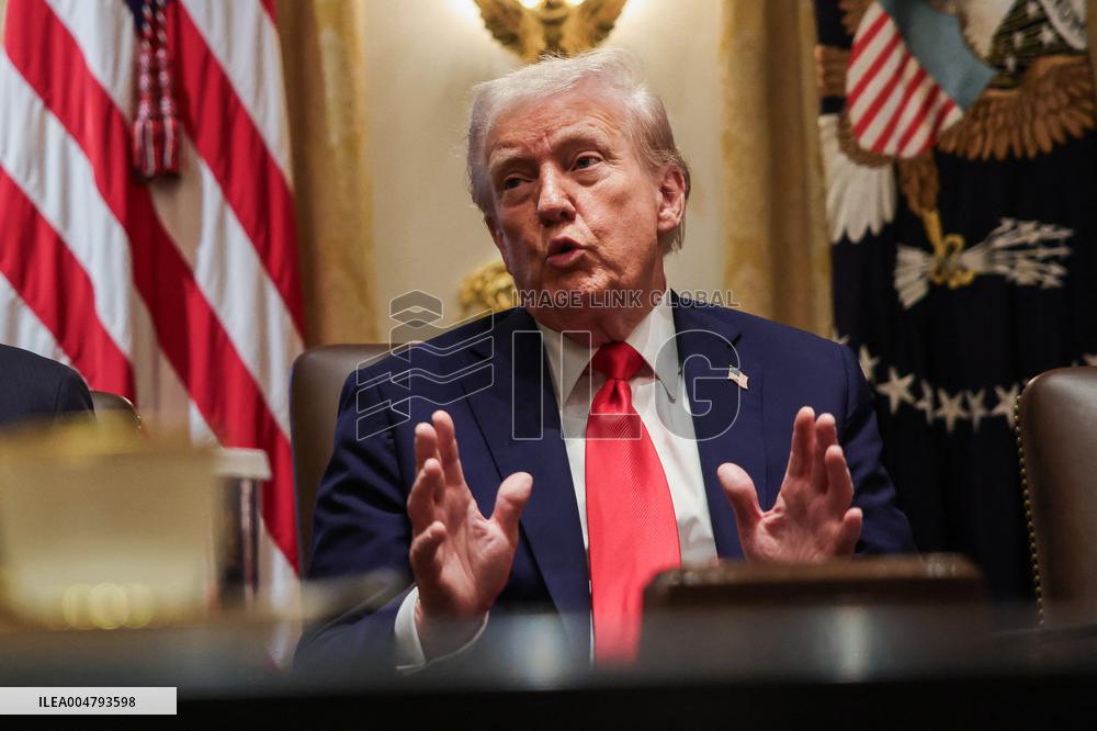 DC: President Trump Holds Cabinet Meeting