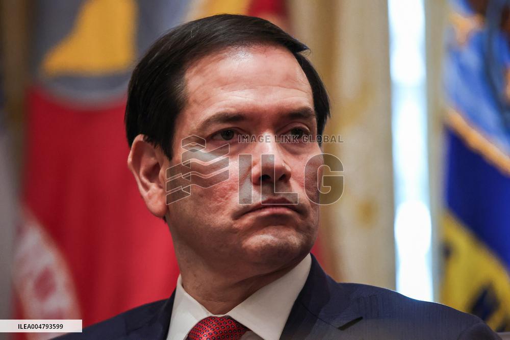 DC: President Trump Holds Cabinet Meeting