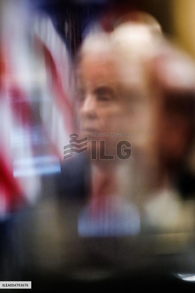 DC: President Trump Holds Cabinet Meeting