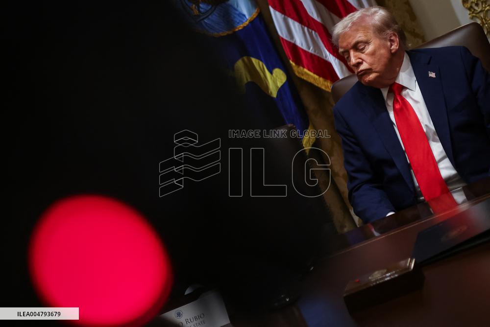 DC: President Trump Holds Cabinet Meeting