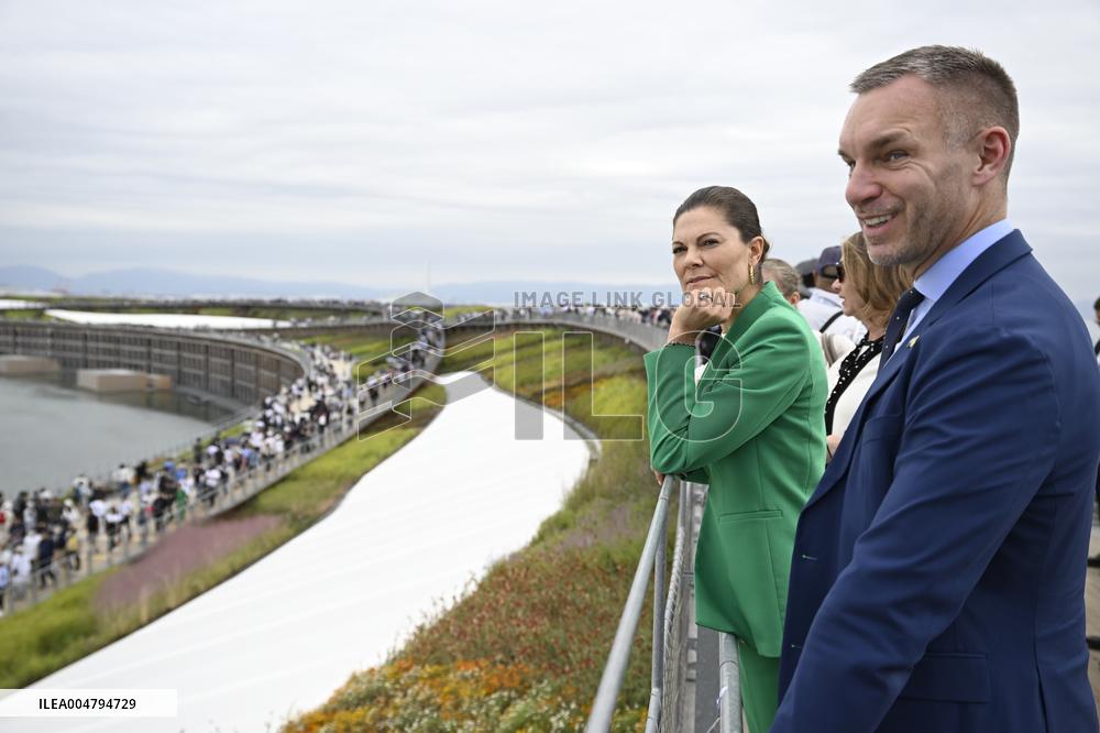 CROWN PRINCESS IN OSAKA