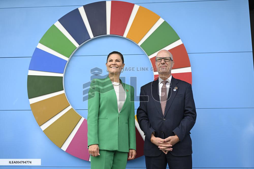 CROWN PRINCESS IN OSAKA