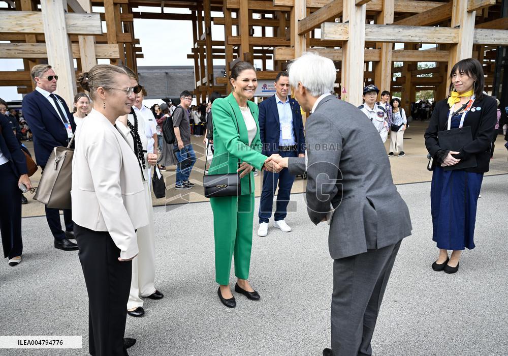 CROWN PRINCESS IN OSAKA