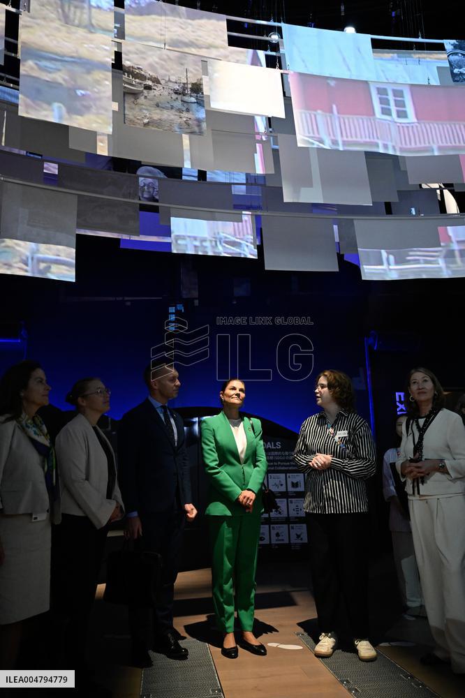 CROWN PRINCESS IN OSAKA