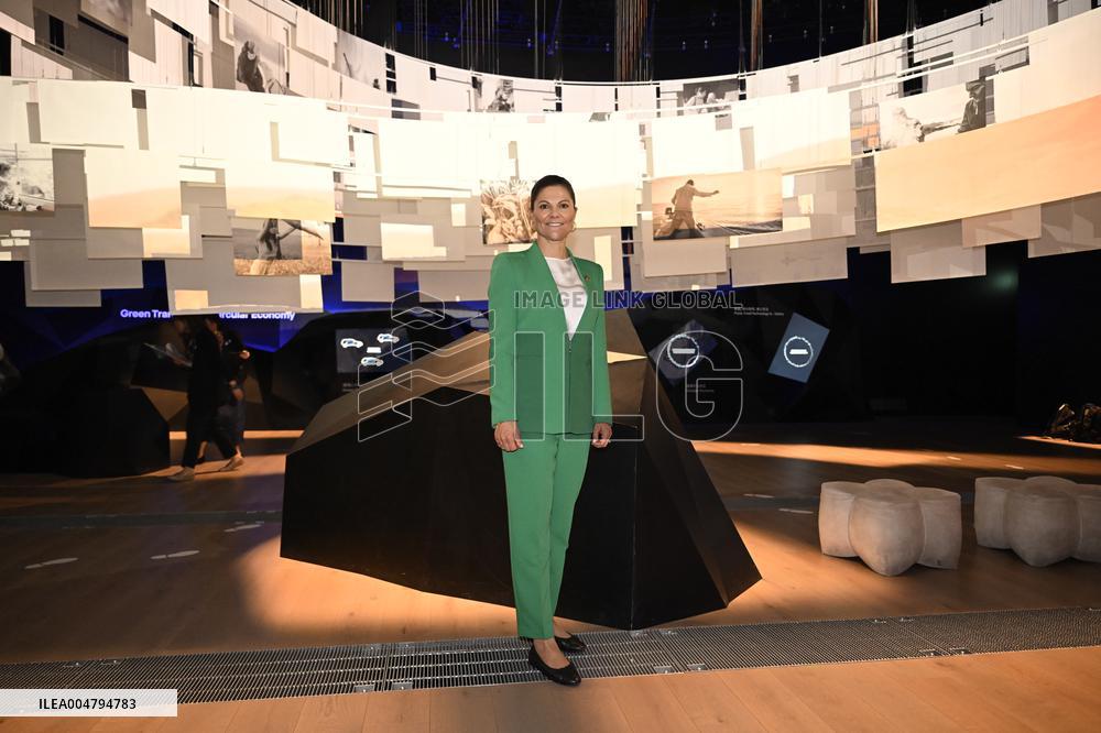 CROWN PRINCESS IN OSAKA