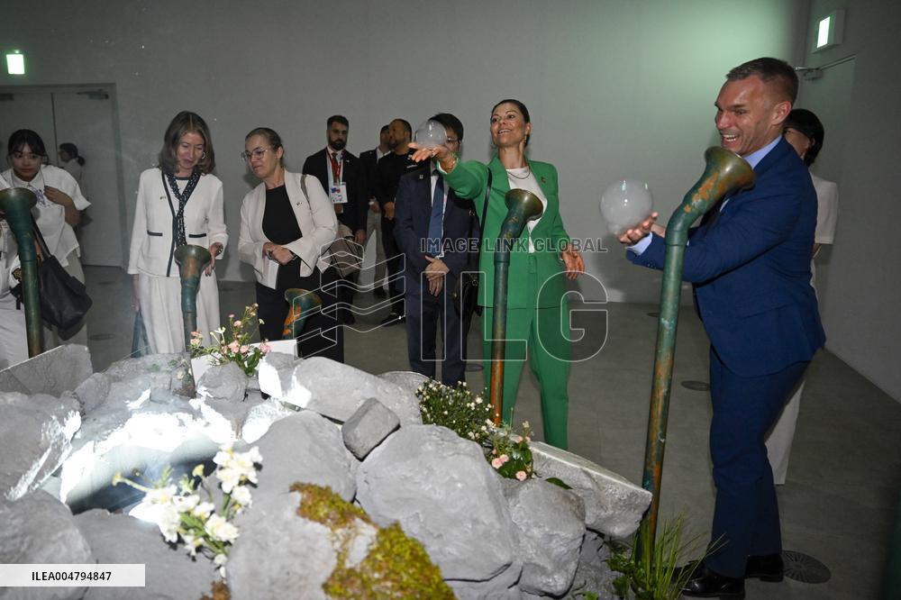 CROWN PRINCESS IN OSAKA