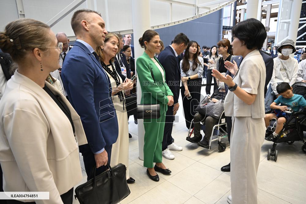 CROWN PRINCESS IN OSAKA