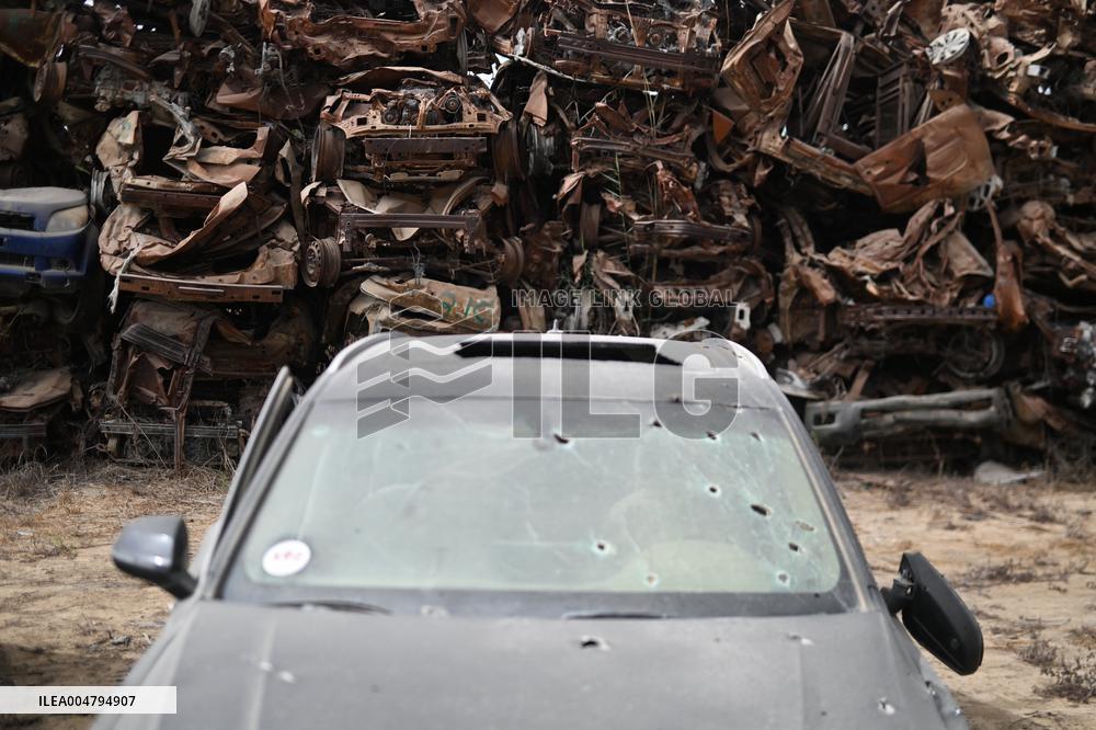 The Cemetery Of Vehicles Used During The Nova Event - Tkuma