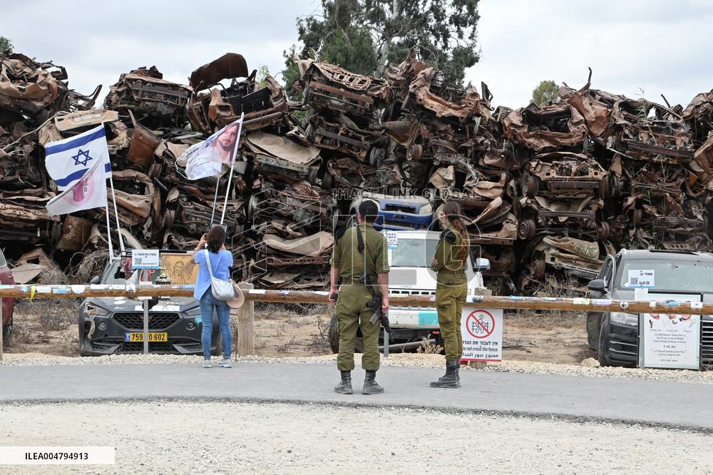 The Cemetery Of Vehicles Used During The Nova Event - Tkuma