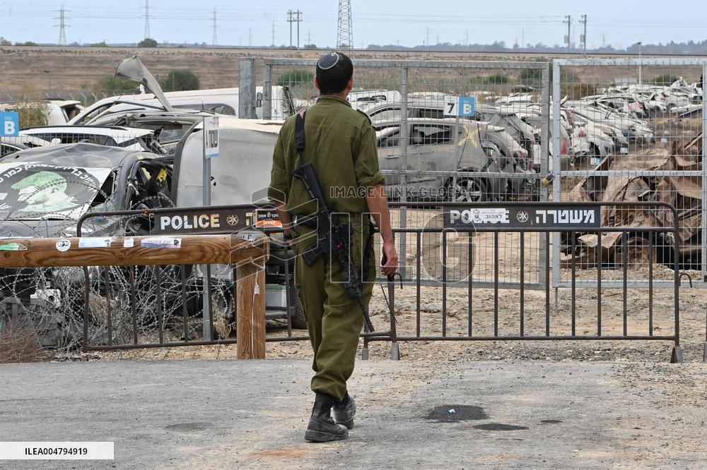 The Cemetery Of Vehicles Used During The Nova Event - Tkuma