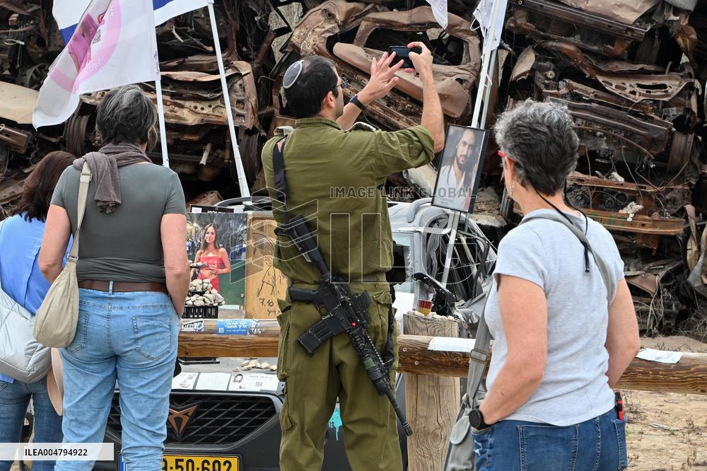 The Cemetery Of Vehicles Used During The Nova Event - Tkuma