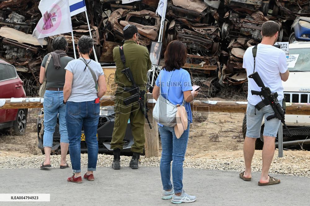 The Cemetery Of Vehicles Used During The Nova Event - Tkuma